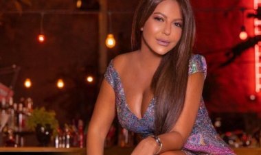 من غير البتاع – نجمة مسلسل ”باب الحارة“ تفجر انوثتها بجلسة تصوير فاضحة